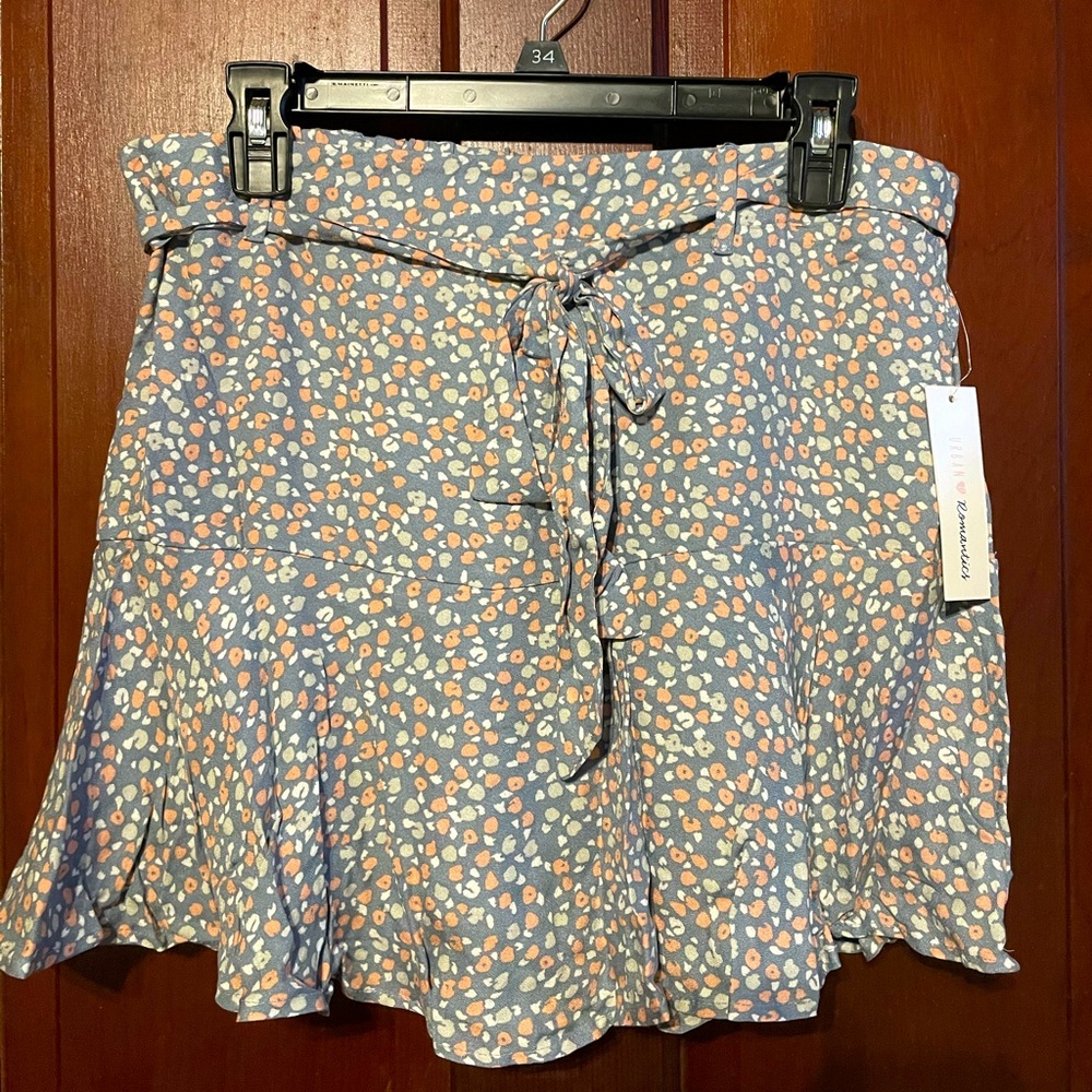 Urban Romantics skirt. Size large.